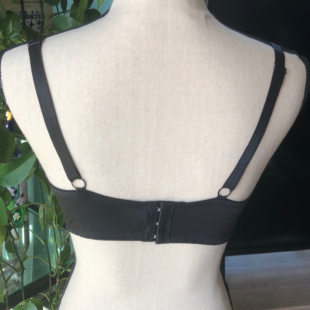 Black bra - Picture 3 of 4